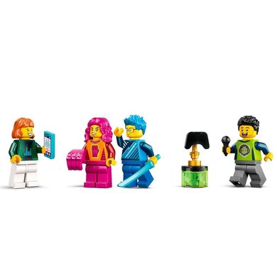 Конструктор LEGO® Грузовик для игрового турне, 60388